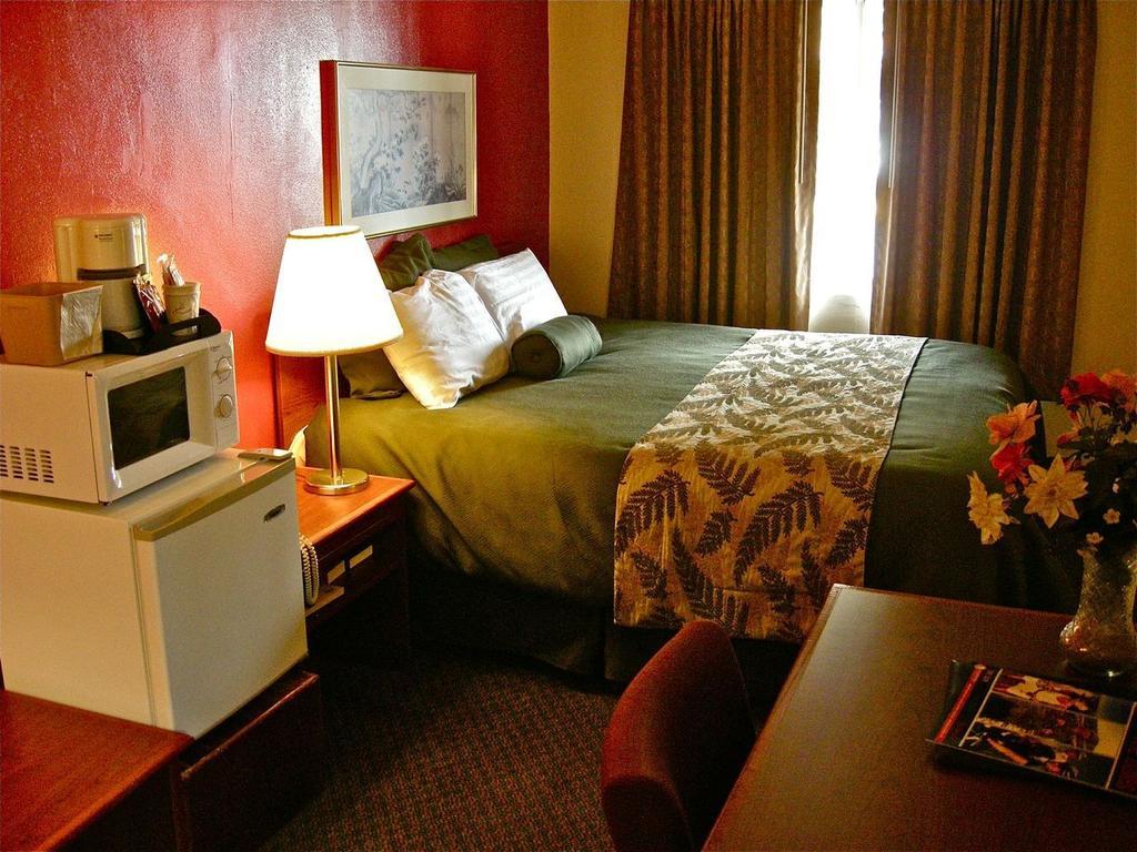 Travelodge By Wyndham The Dalles Exterior photo