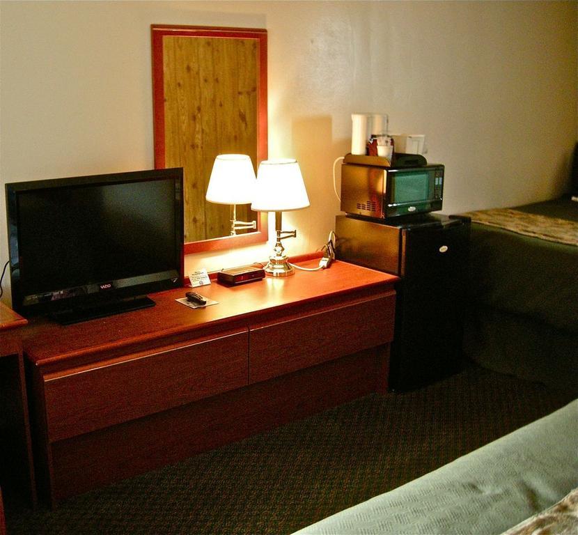 Travelodge By Wyndham The Dalles Exterior photo